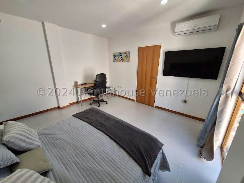 Apartamento (1 Nivel) en Venta en Cumbres de Curumo, Distrito Metropolitano - 26