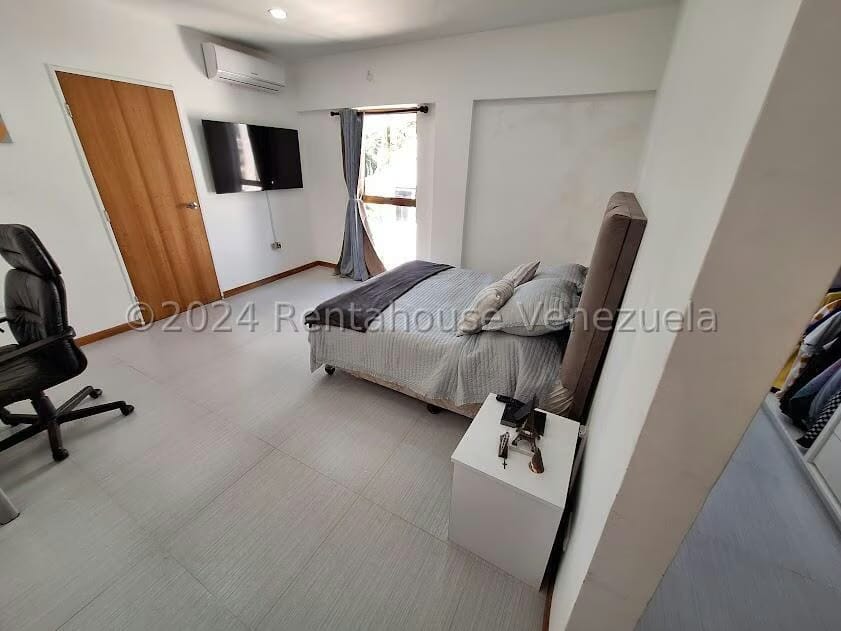 Apartamento (1 Nivel) en Venta en Cumbres de Curumo, Distrito Metropolitano - 28