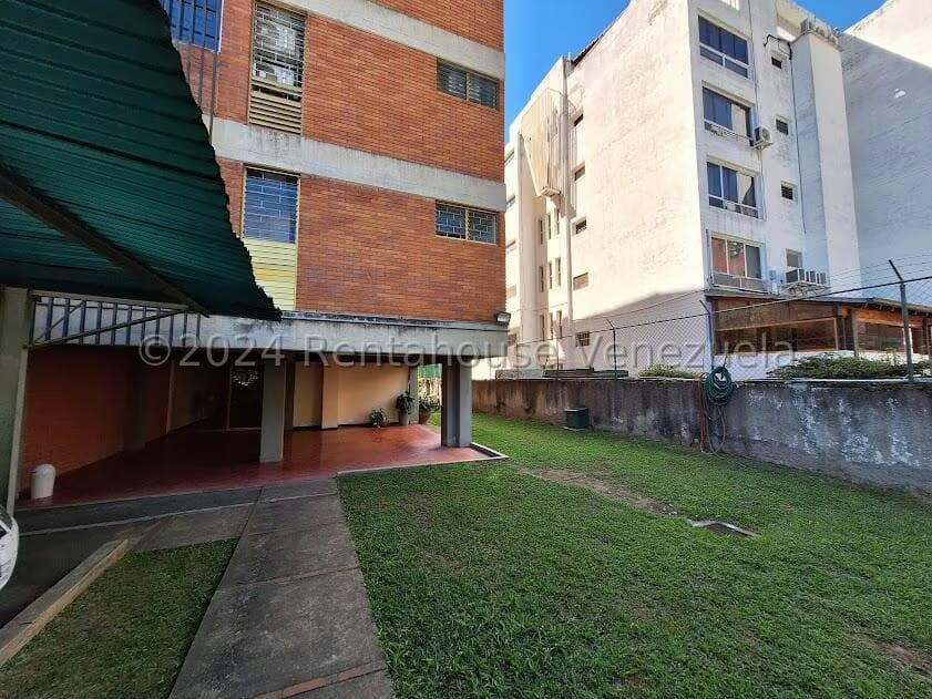 Apartamento (1 Nivel) en Venta en Cumbres de Curumo, Distrito Metropolitano - 39