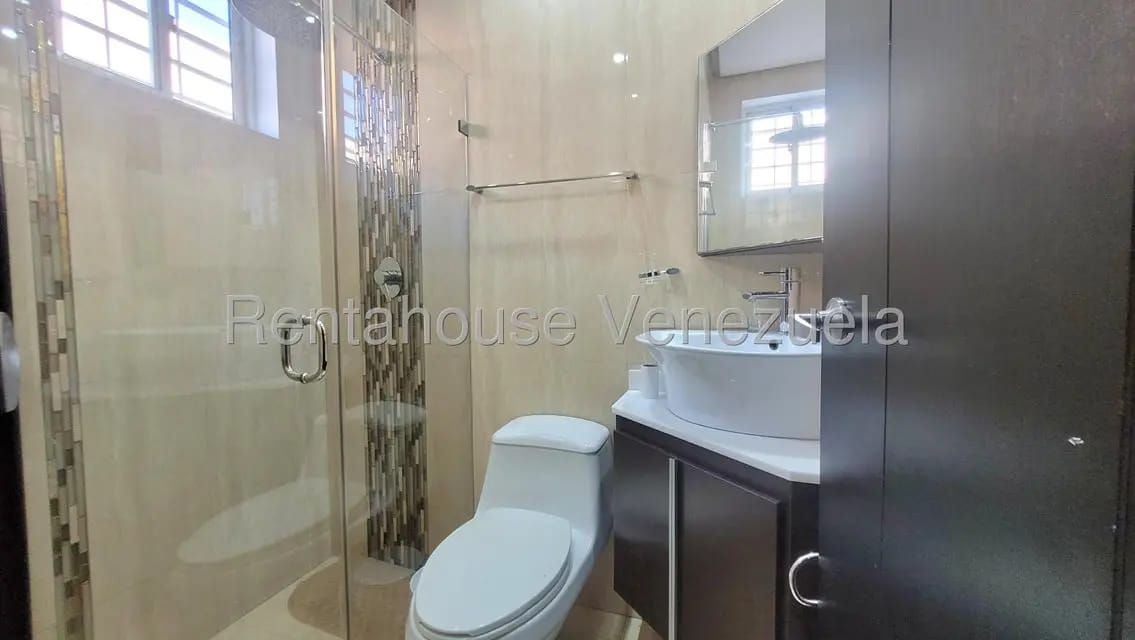 Casa (1 Nivel) en Venta en Ciudad Roca, Lara - 35