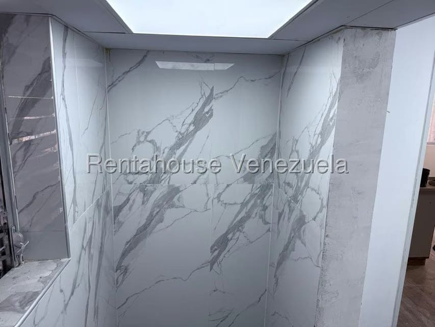 Comercial (Oficina) en Alquiler en Colinas de Bello Monte, Distrito Metropolitano - 14