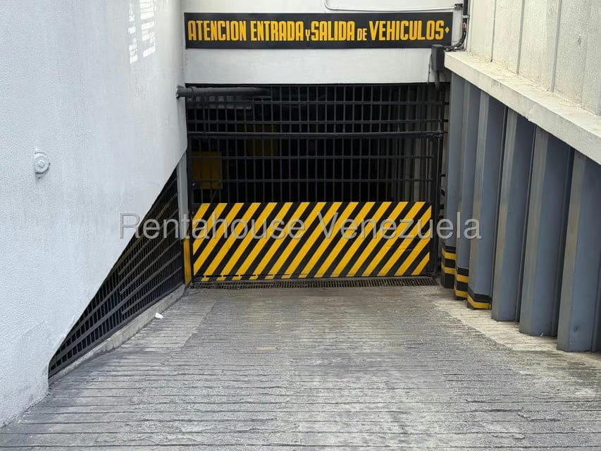 Comercial (Oficina) en Alquiler en Colinas de Bello Monte, Distrito Metropolitano - 17