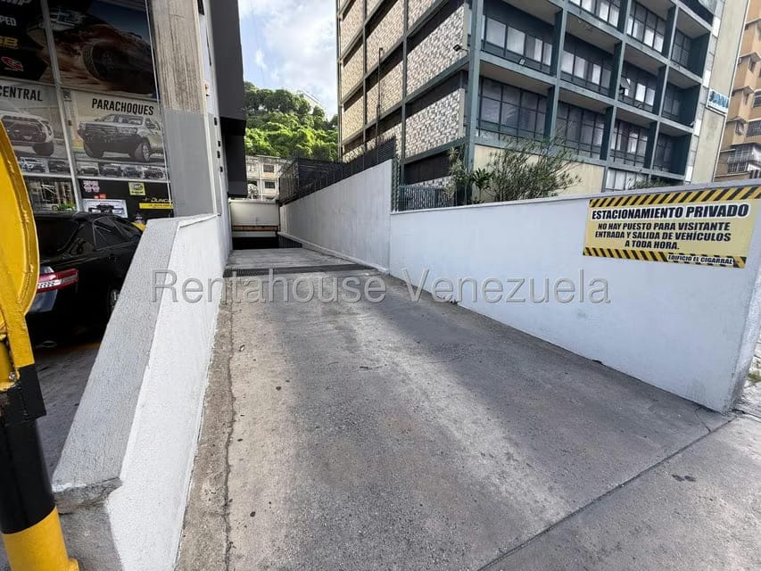 Comercial (Oficina) en Alquiler en Colinas de Bello Monte, Distrito Metropolitano - 18