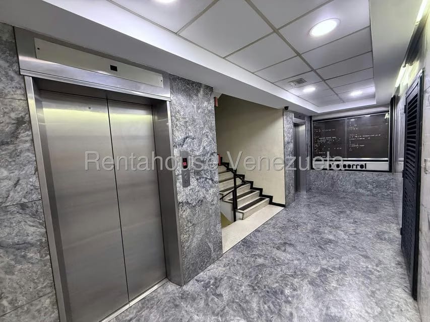 Comercial (Oficina) en Alquiler en Colinas de Bello Monte, Distrito Metropolitano - 5