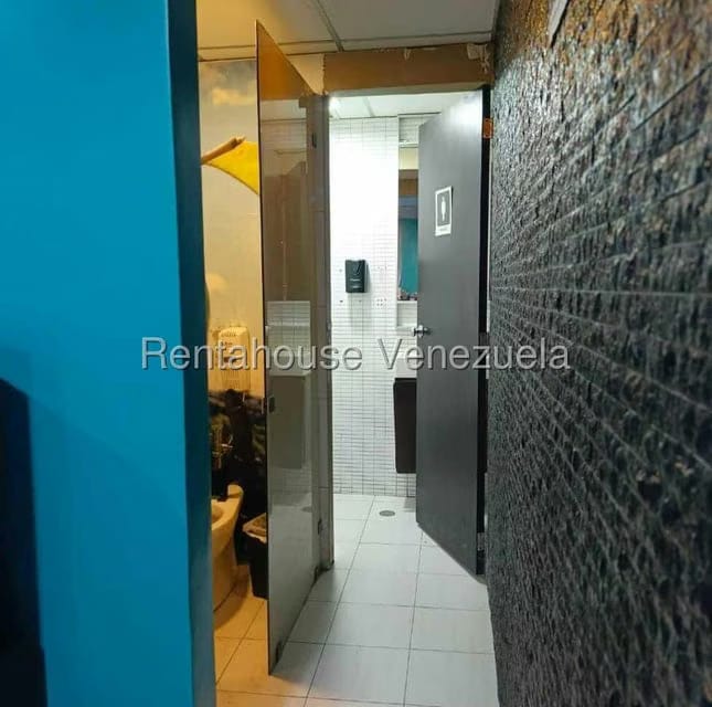 Comercial (Local Comercial) en Venta en Los Dos Caminos, Distrito Metropolitano - 10