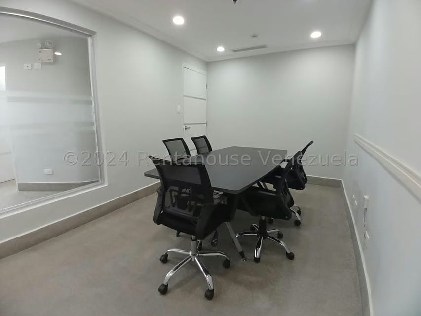 Comercial (Oficina) en Alquiler en La Trigaleña, Carabobo - 11
