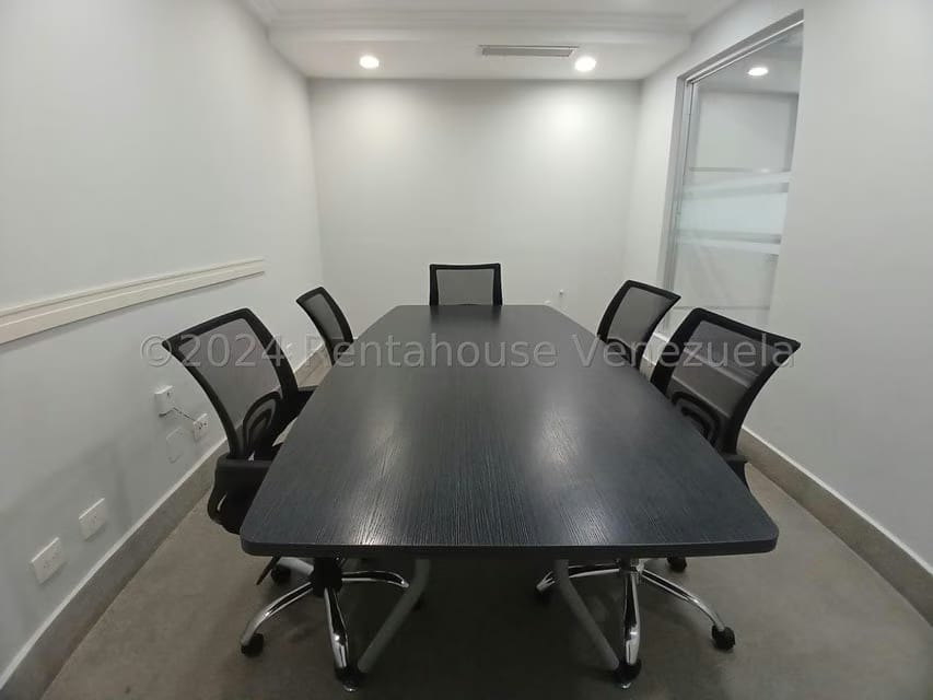 Comercial (Oficina) en Alquiler en La Trigaleña, Carabobo - 14