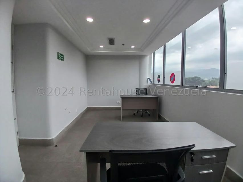 Comercial (Oficina) en Alquiler en La Trigaleña, Carabobo - 16
