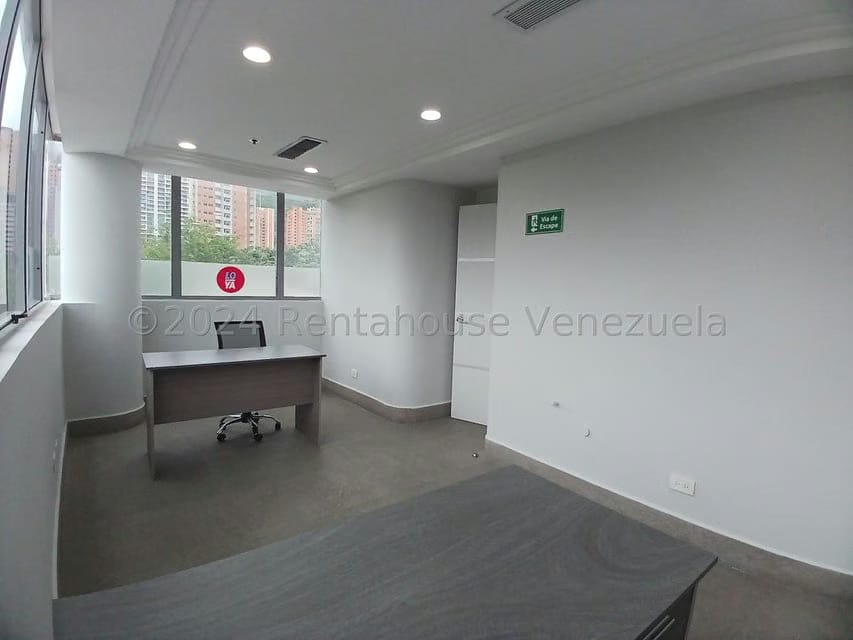 Comercial (Oficina) en Alquiler en La Trigaleña, Carabobo - 19