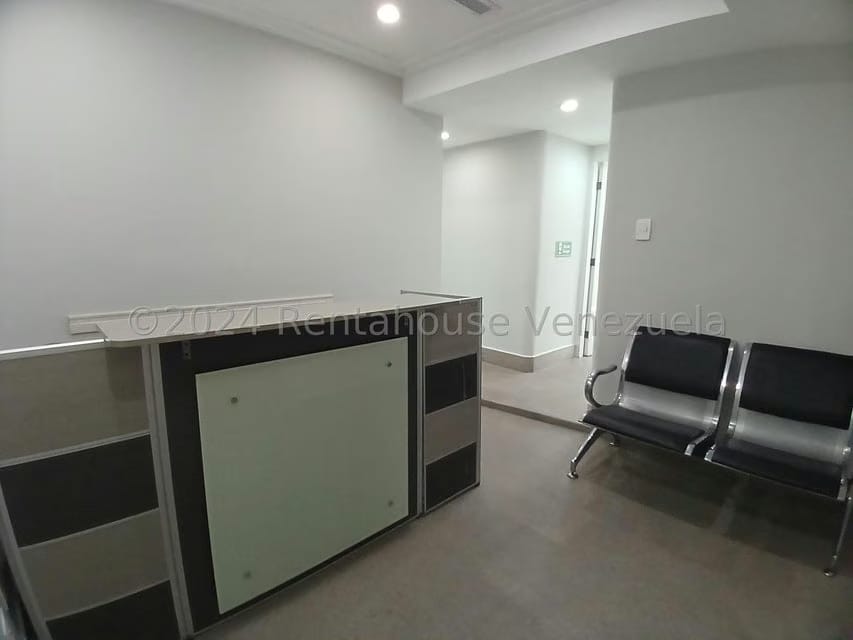 Comercial (Oficina) en Alquiler en La Trigaleña, Carabobo - 3