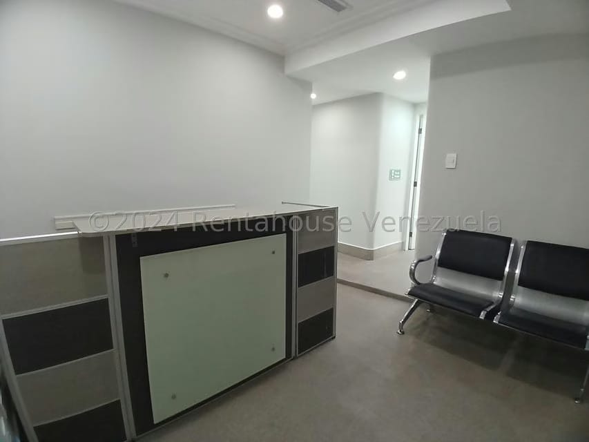 Comercial (Oficina) en Alquiler en La Trigaleña, Carabobo - 4