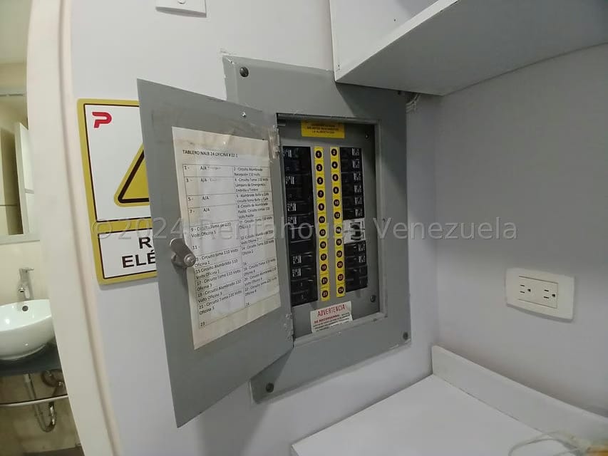 Comercial (Oficina) en Alquiler en La Trigaleña, Carabobo - 36
