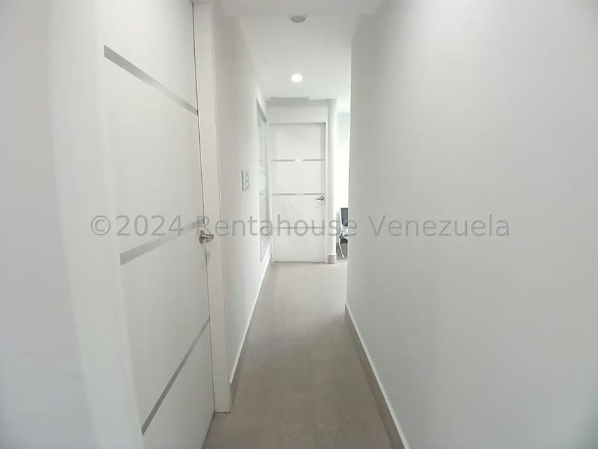 Comercial (Oficina) en Alquiler en La Trigaleña, Carabobo - 8