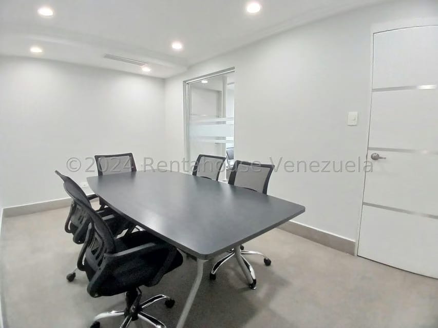 Comercial (Oficina) en Alquiler en La Trigaleña, Carabobo - 10