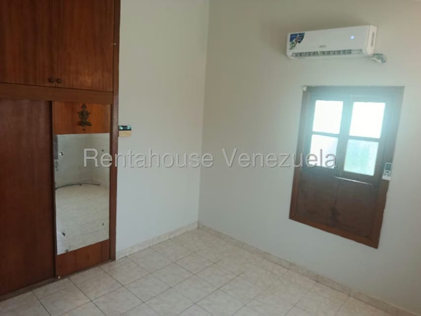 Casa (Multipes Niveles) en Alquiler en Sector Bobare, Falcon - 11