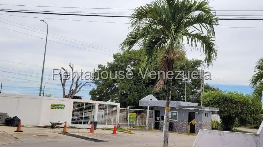 Casa (1 Nivel) en Venta en Roca Nostra, Lara - 35