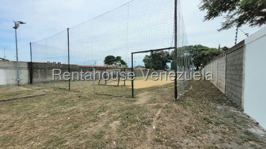 Casa (1 Nivel) en Venta en Roca Nostra, Lara - 36