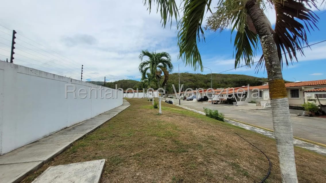 Casa (1 Nivel) en Venta en Roca Nostra, Lara - 40