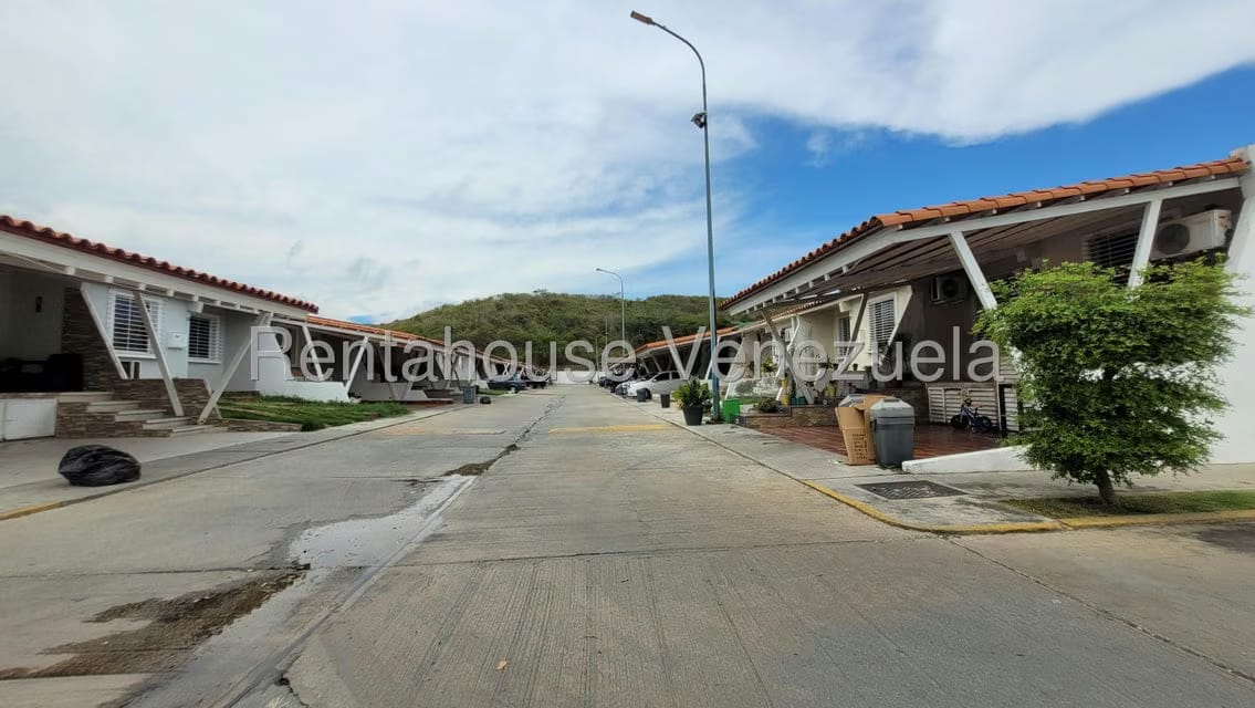 Casa (1 Nivel) en Venta en Roca Nostra, Lara - 41