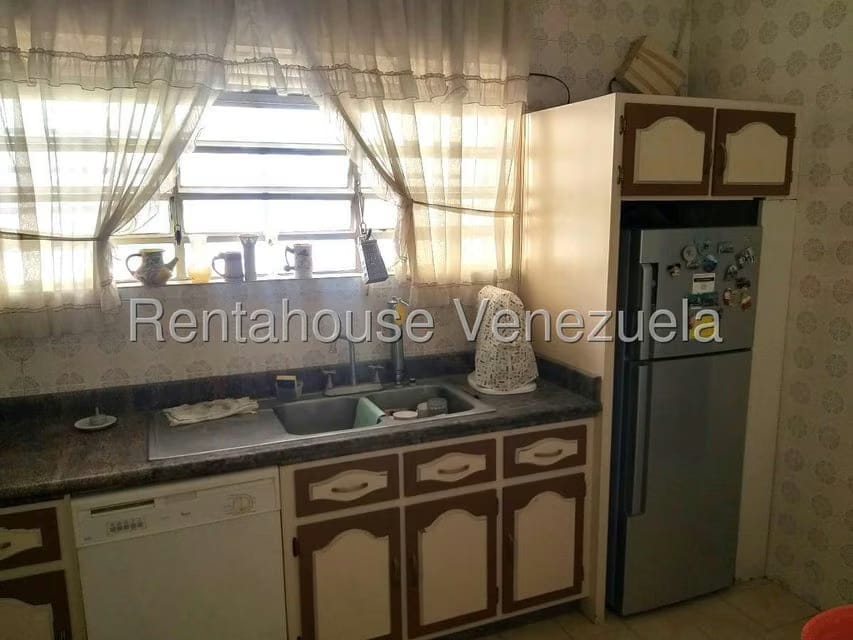 Casa (Multipes Niveles) en Venta en Los Palos Grandes, Distrito Metropolitano - 12