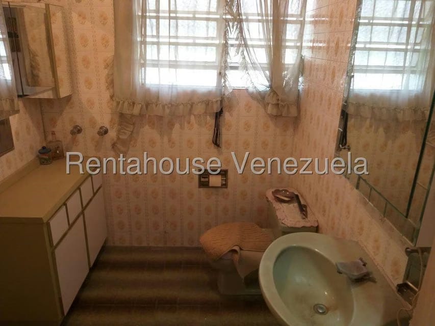 Casa (Multipes Niveles) en Venta en Los Palos Grandes, Distrito Metropolitano - 17