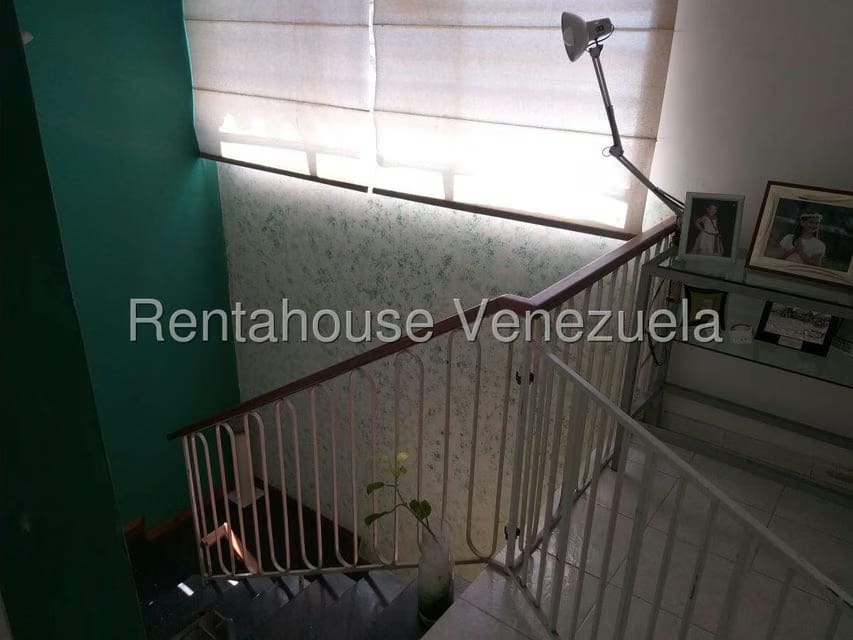 Casa (Multipes Niveles) en Venta en Los Palos Grandes, Distrito Metropolitano - 23