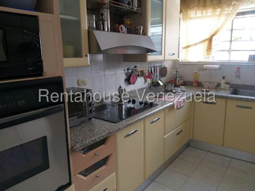 Casa (Multipes Niveles) en Venta en Los Palos Grandes, Distrito Metropolitano - 27