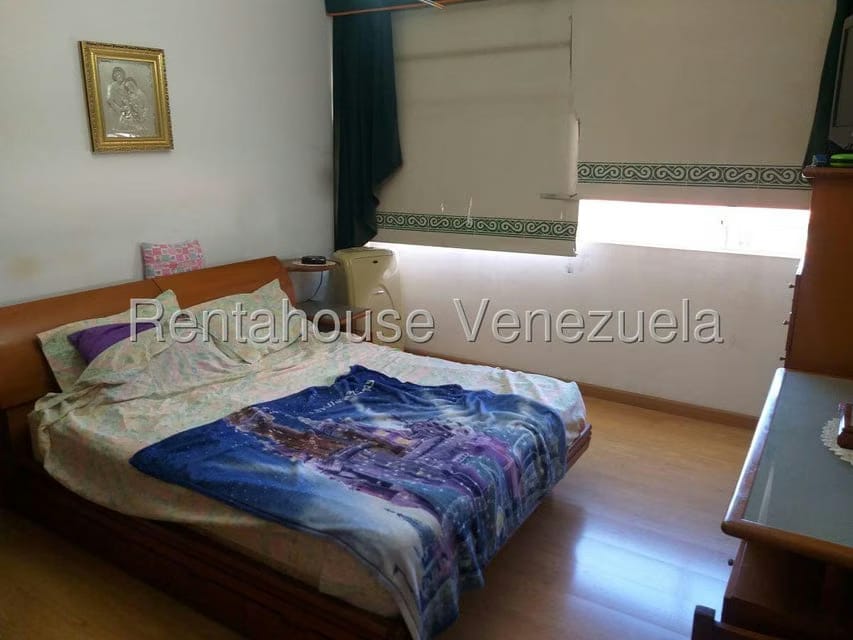 Casa (Multipes Niveles) en Venta en Los Palos Grandes, Distrito Metropolitano - 32