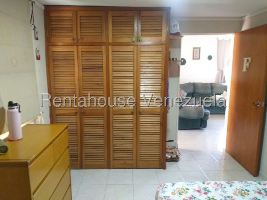 Casa (Multipes Niveles) en Venta en Los Palos Grandes, Distrito Metropolitano - 36