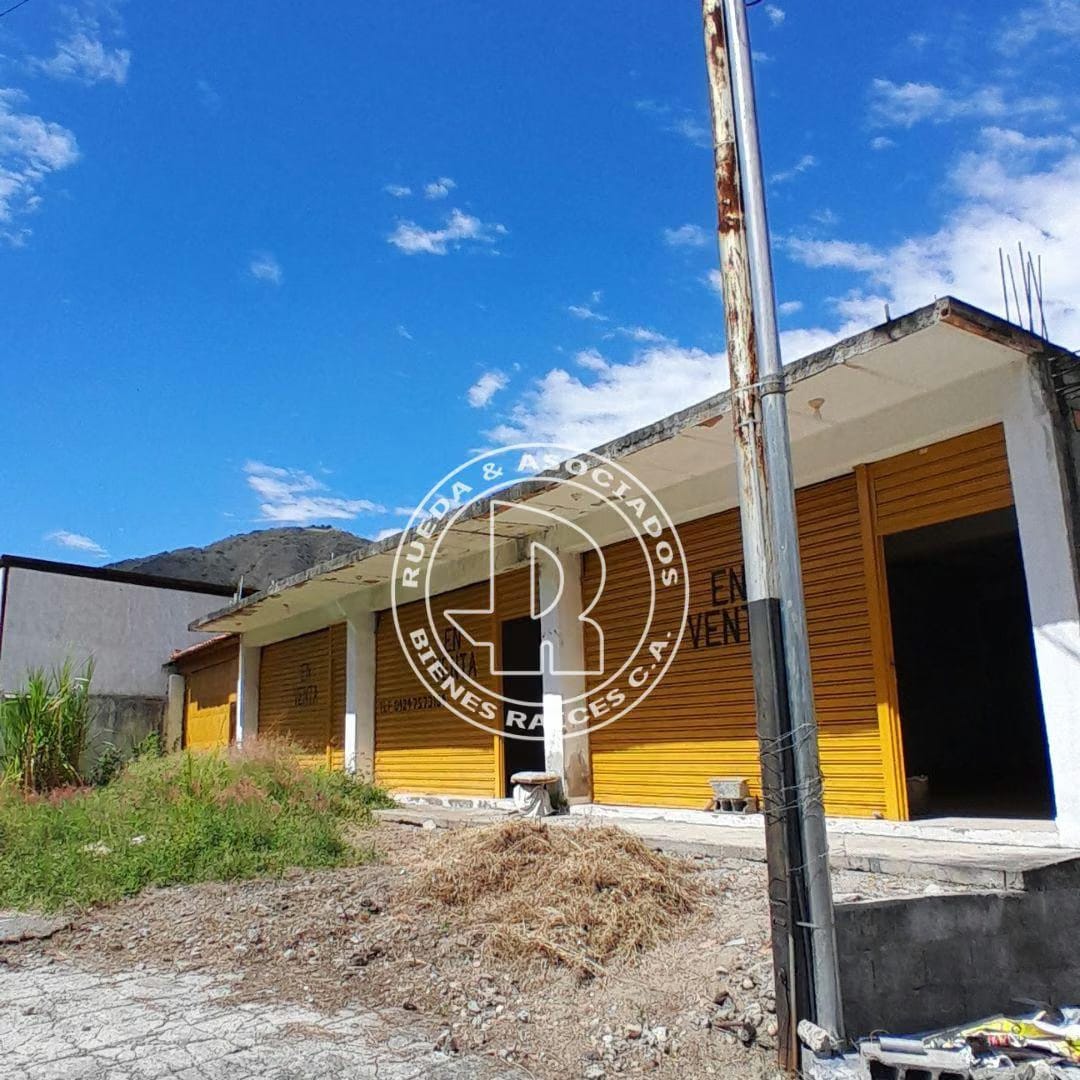 Terreno en Venta con Locales Comerciales - Los Higuerones - Ejido - Mérida Estado Mérida