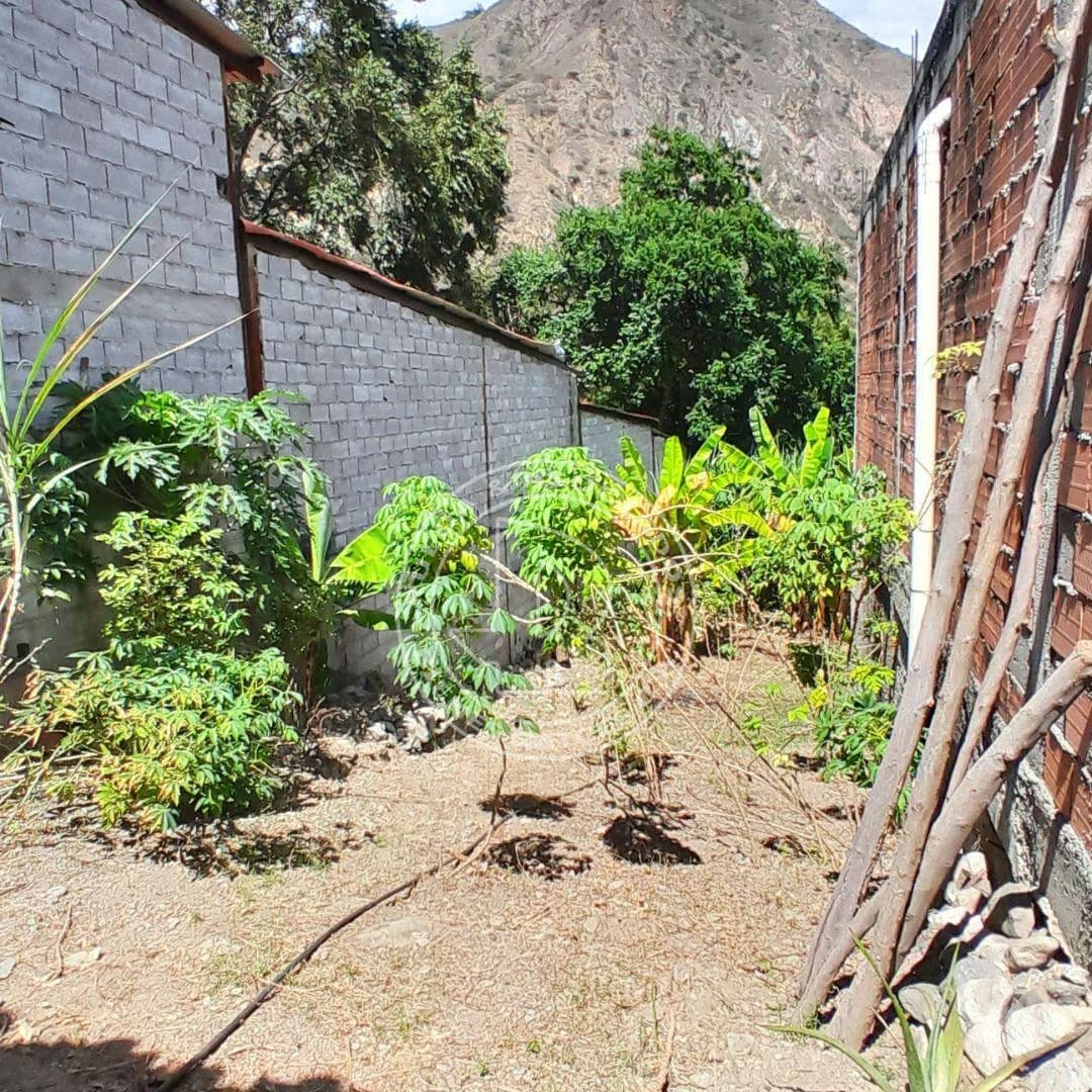 Terreno en Venta con Locales Comerciales - Los Higuerones - Ejido - Mérida Estado Mérida - 8