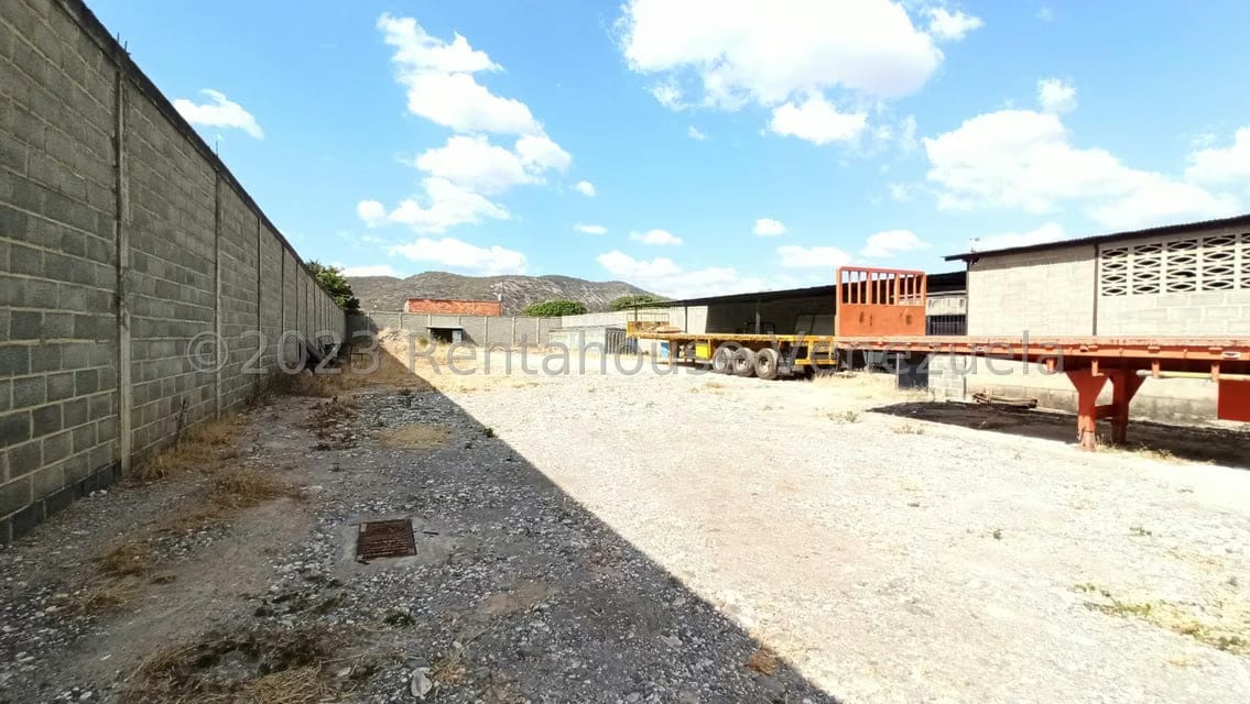Comercial (Galpon - Deposito) en Venta en Parroquia Juan de Villegas, Lara - 30