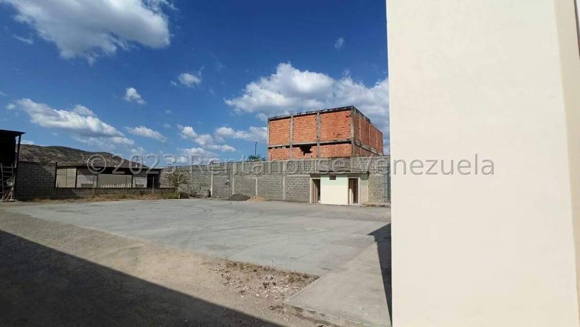 Comercial (Galpon - Deposito) en Venta en Parroquia Juan de Villegas, Lara - 35