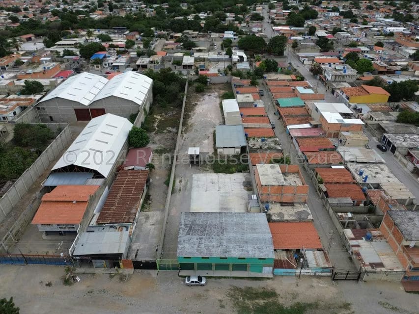 Comercial (Galpon - Deposito) en Venta en Parroquia Juan de Villegas, Lara - 38