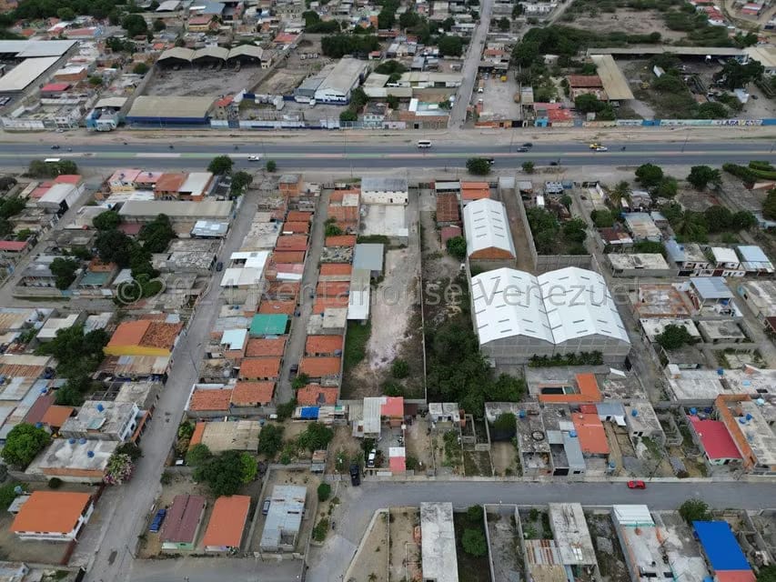 Comercial (Galpon - Deposito) en Venta en Parroquia Juan de Villegas, Lara - 42