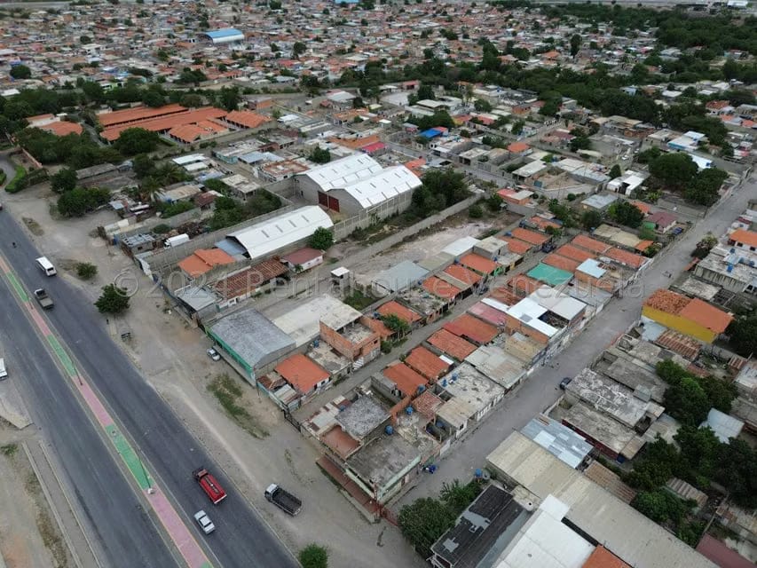 Comercial (Galpon - Deposito) en Venta en Parroquia Juan de Villegas, Lara - 44