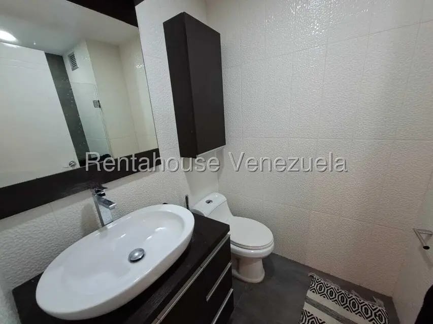 Apartamento (1 Nivel) en Alquiler en Escampadero, Distrito Metropolitano - 12
