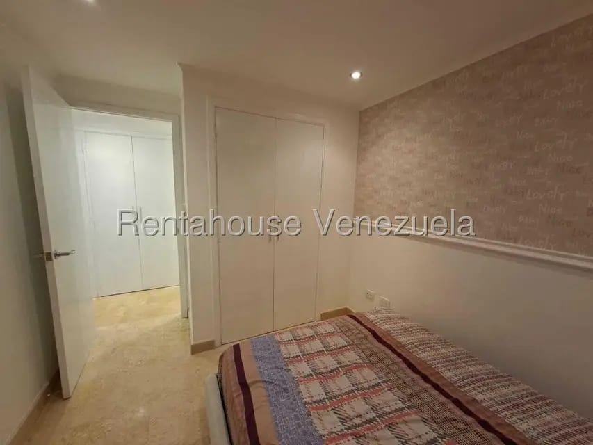 Apartamento (1 Nivel) en Alquiler en Escampadero, Distrito Metropolitano - 9