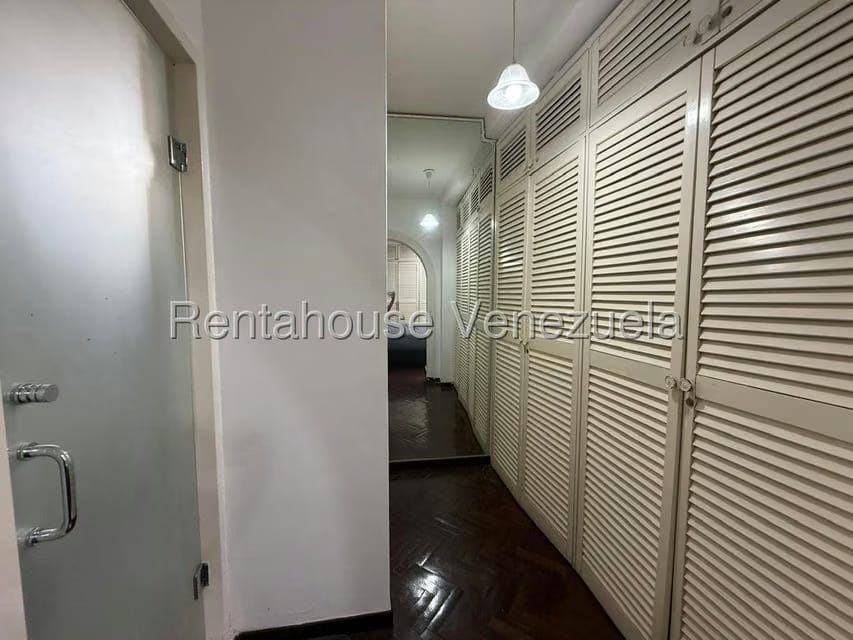 Casa (Multipes Niveles) en Venta en Colinas de Santa Monica, Distrito Metropolitano - 15