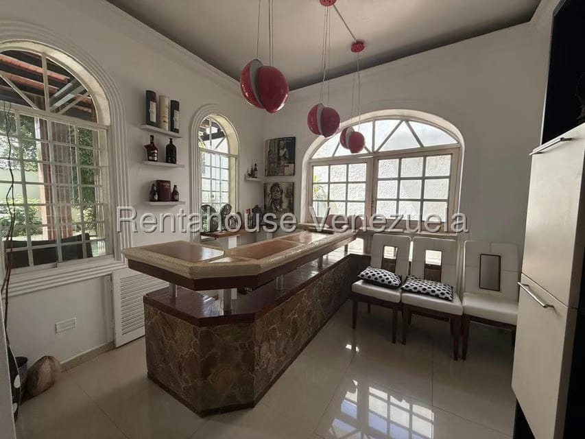 Casa (Multipes Niveles) en Venta en Colinas de Santa Monica, Distrito Metropolitano - 25