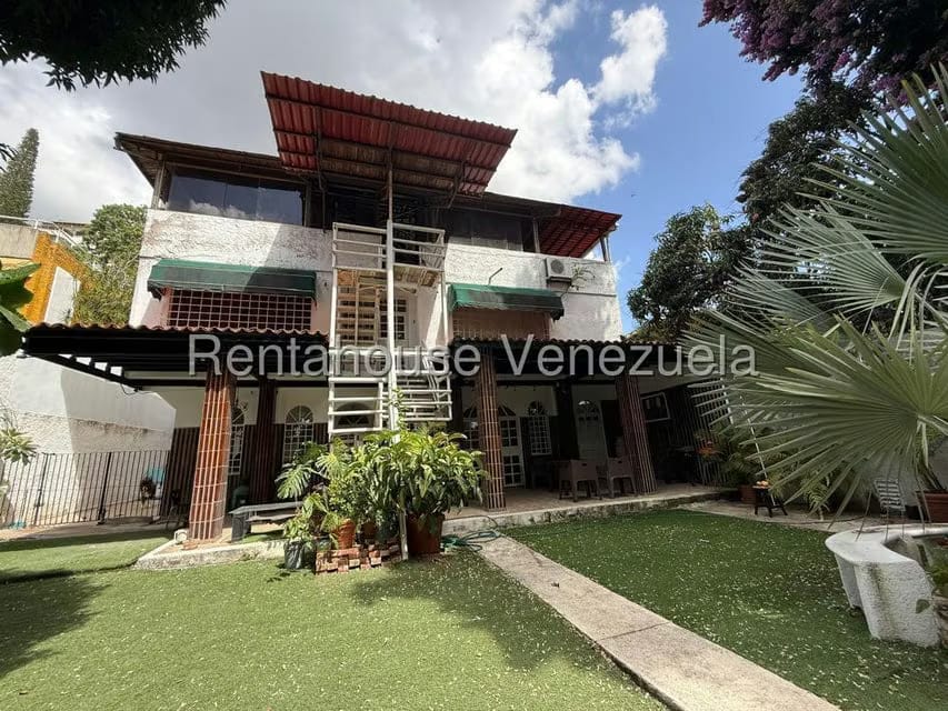 Casa (Multipes Niveles) en Venta en Colinas de Santa Monica, Distrito Metropolitano - 31