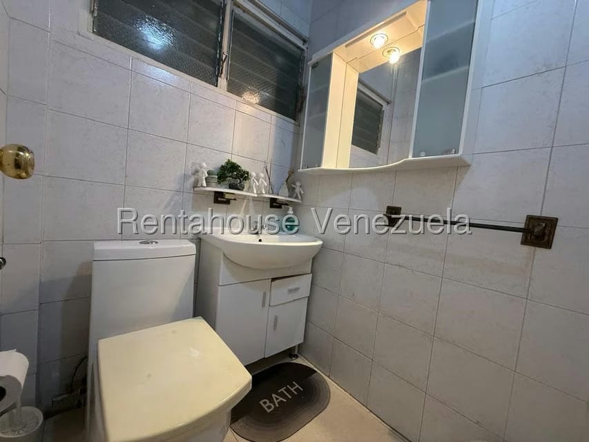 Casa (Multipes Niveles) en Venta en Colinas de Santa Monica, Distrito Metropolitano - 34