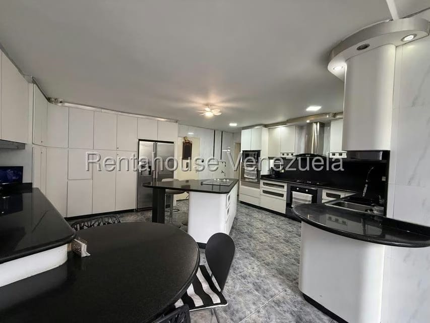Casa (Multipes Niveles) en Venta en Colinas de Santa Monica, Distrito Metropolitano - 10