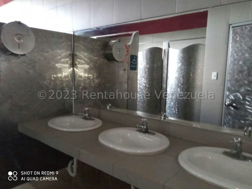 Comercial (Oficina) en Alquiler en Lomas de La Lagunita, Distrito Metropolitano - 8