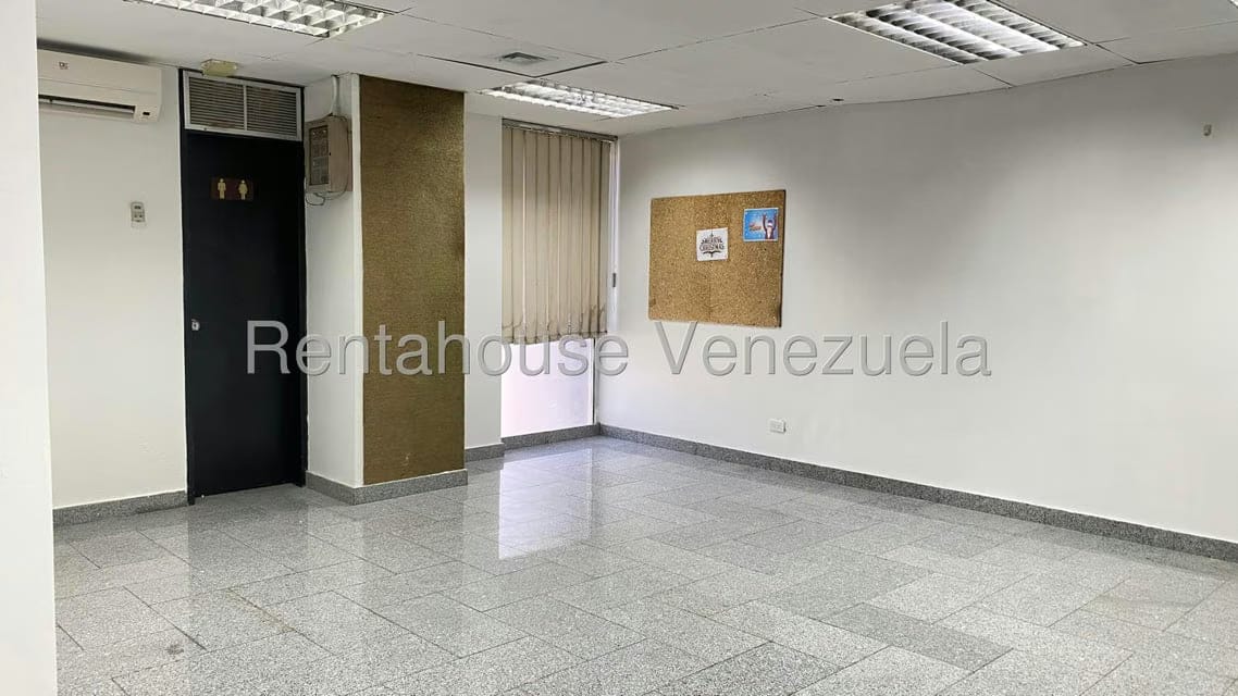Comercial (Oficina) en Alquiler en Colinas de Bello Monte, Distrito Metropolitano - 4