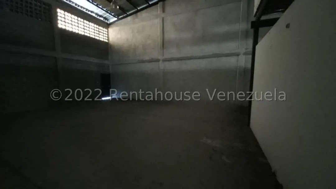 Comercial (Galpon - Deposito) en Alquiler en Centro, Portuguesa - 3