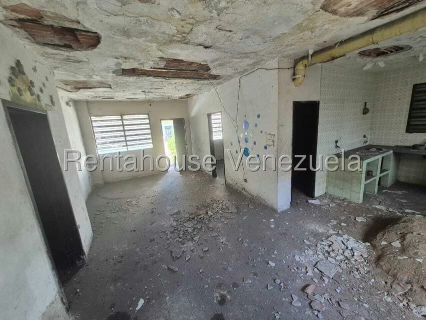 Comercial (Local Comercial) en Venta en Jose A Paez, Vargas - 13