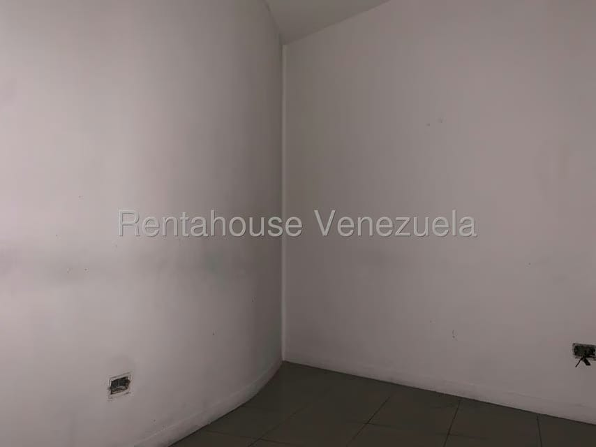 Comercial (Oficina) en Alquiler en El Rosal, Distrito Metropolitano - 11