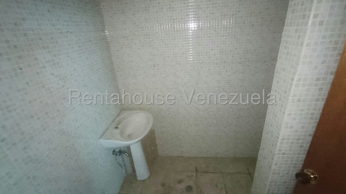 Comercial (Oficina) en Alquiler en El Rosal, Distrito Metropolitano - 4