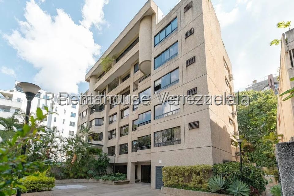Apartamento (Duplex) en Alquiler en Colinas de Valle Arriba, Distrito Metropolitano